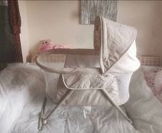 Baby rocking crib
