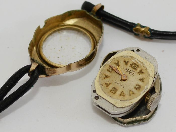 Vintage Ladies Porta Mechanical Gold Watch