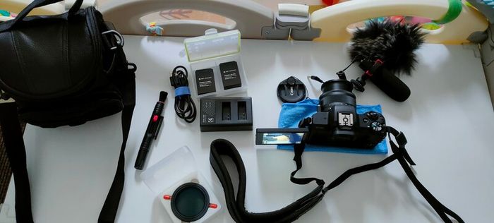 Canon EOS M50 Camera Kit - Like New + Accessories Bundle