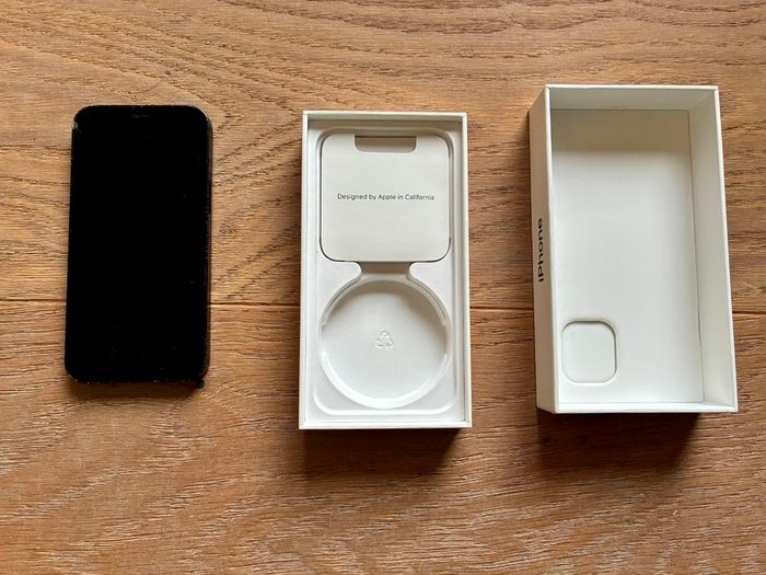 Apple iPhone 12 mini