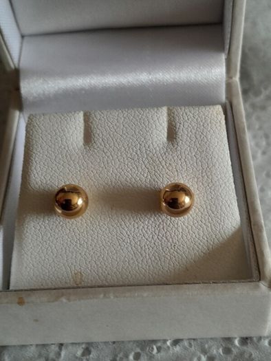 9ct gold earrings