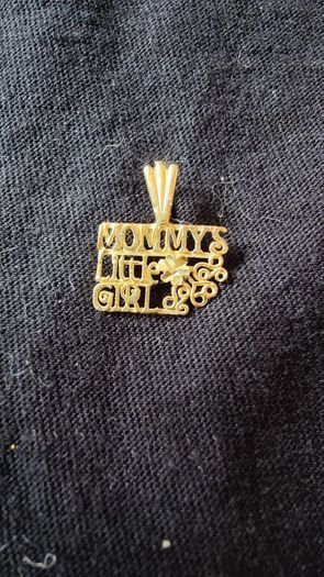 14k Gold Mommy's Little Girl necklace pendant