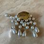 Pearl imitation beads and brooch set Image 2