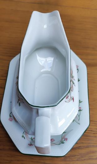 Vintage Johnson Brothers Eternal Beau Gravy Boat & Under Plate Made in England