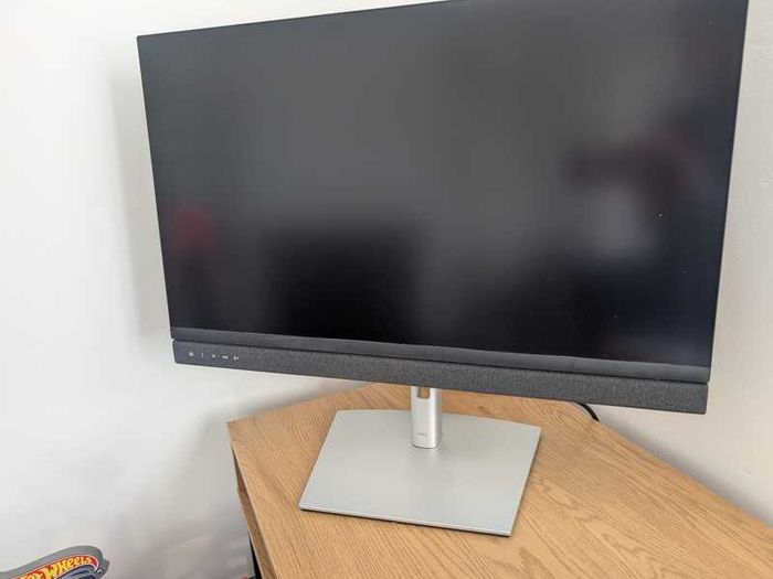 Dell C2722DE 27 QHD USB C Monitor with Webcam Unused