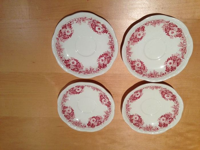 Vintage Alfred Meakin Saucers