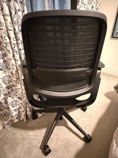 Ergonomic office chair