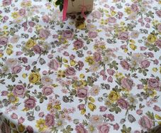 Round " Roses "Tablecloths.140cm. 100% cotton.Shabby chic vintage style.3 patterns to choose from.