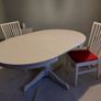 Table and chairs Image 2