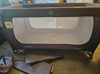 travel cot