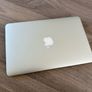 Macbook Air 11 inch Image 2