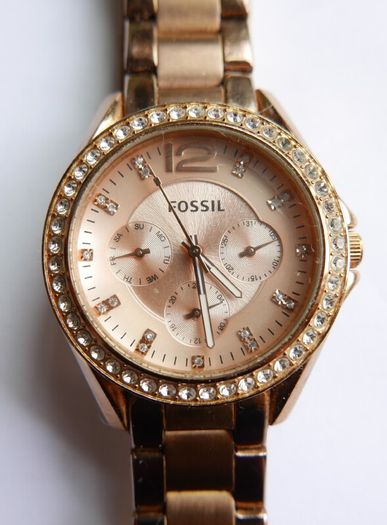 Fossil ES2811 Women Stainless Steel Analog Dial Quartz Genuine Wrist Watch (fresh battery)