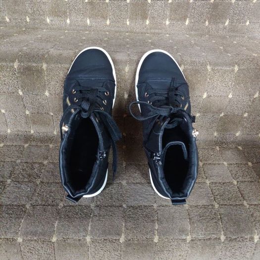 Black High trainers, size 40