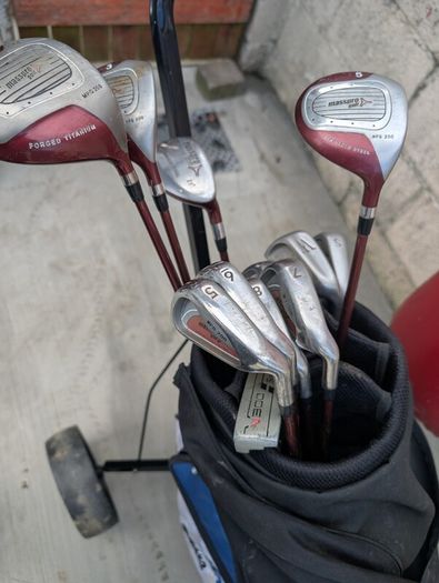 Adult golf clubs & trolley