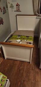 Cot bed