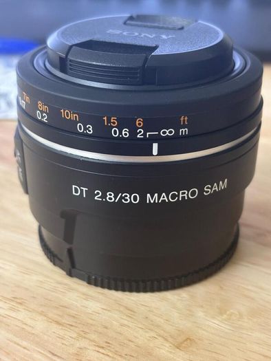 Sony Alpha SAL DT 30mm F2.8 Macro SAM Lens
