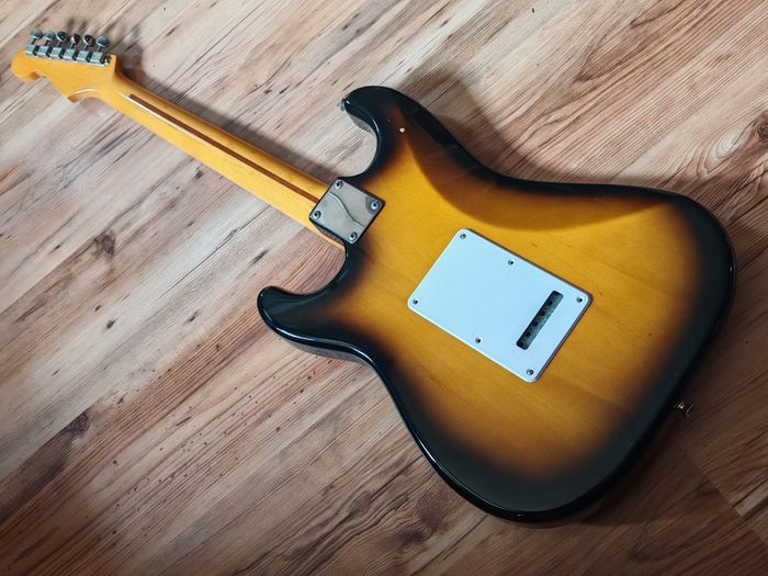 Fender Japan Vintage Series '57 Stratocaster (Delivery available)