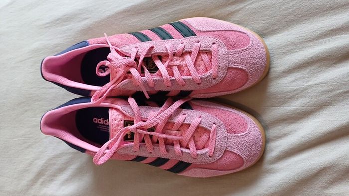 Adidas Originals Gazelle indoor trainers Pink & Black
