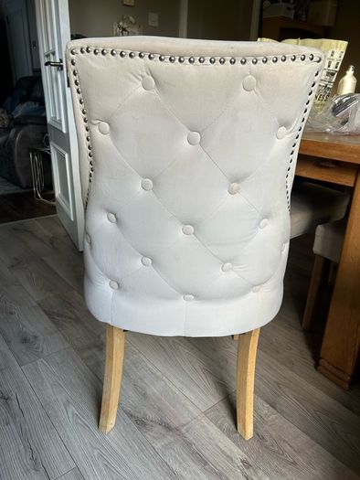 Dining table (extendable) with four velvet dining chairs