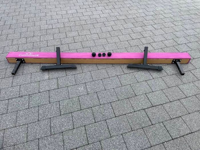 Gymnastics balance beam (adjustable)