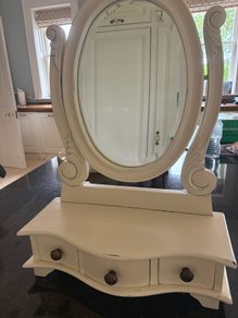 vanity mirror