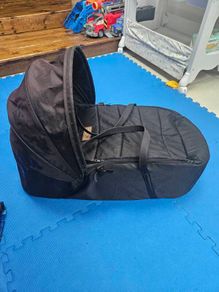 Mountain Buggy Newborn Cocoon with bassinet cushion