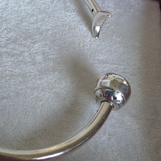 Pandora moments moon/stars open bangle size 2 very good condition hallmarked