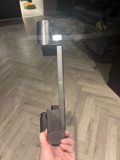 Dyson Holder