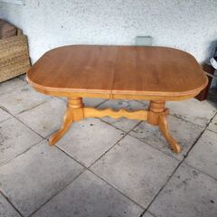 Extendable Oak Table