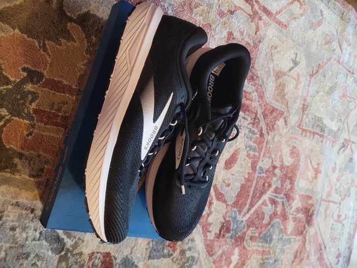 Brooks trainers UK13
