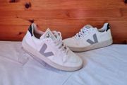 Veja v10 cwl Oxford grey Size 6 eu 39 white leather in excellent condition