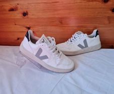 Veja v10 cwl Oxford grey Size 6 eu 39 white leather in excellent condition