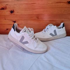 Veja v10 cwl Oxford grey Size 6 eu 39 white leather in excellent condition