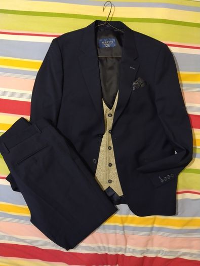 Benetti 3 Piece Tailored Navy Blue wool blend Suit