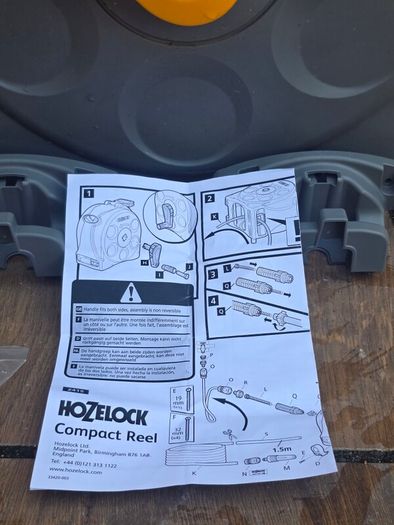 Hozelock Compact Hose Reel 2415 with Hose, Fittings & Wall Brackets