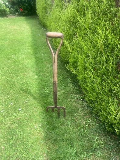 Antique 1930's-50's "Y" Handle Fork.