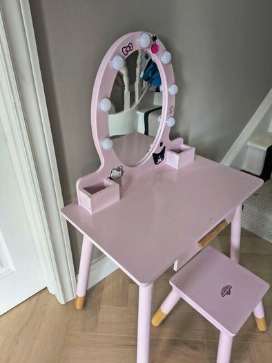 Girls Vanity Table and Stool