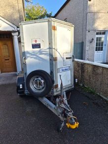Ivor Williams Bv84  boxed  van trailer