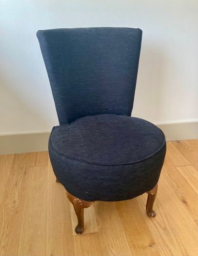 Dressing table chair