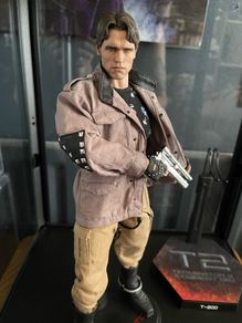 Hot Toys Terminator Tech Noir MMS 136 (Read Description)
