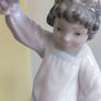 Nao By Lladro - 'Pillow Fight' Handmade Decorative Spanish Porcelain Figurine Image 2