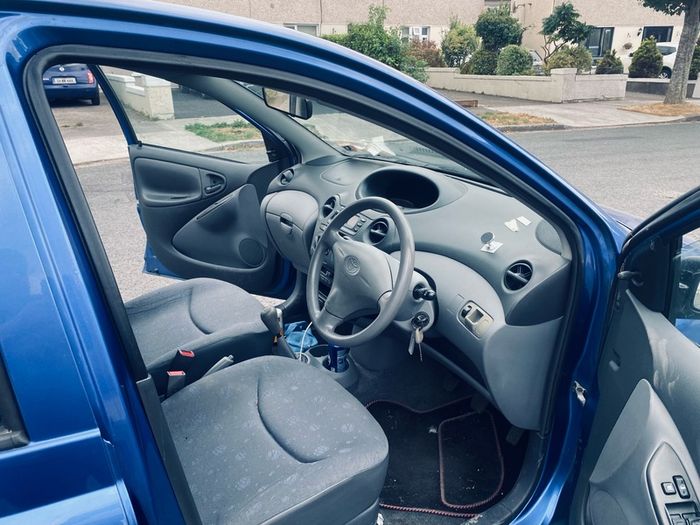 2003 Toyota Yaris