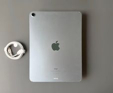 iPad Air 4 Blue