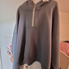 bnwt hoody size xl