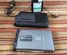 Portable Mini Disc Player [MZ-E40]