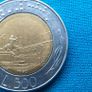 Vintage 1990 Italy 500 lire coin. Quirinale. Production Error. Image 3