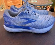 Brooks size 5