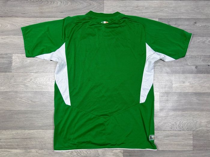 Genuine vintage 2004 Umbro Ireland Home Jersey Shirt Mens Large