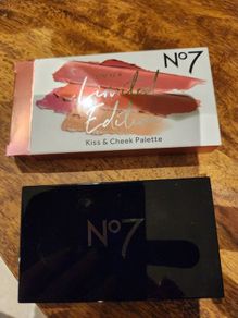 No 7 limited edition lip and cheek palette