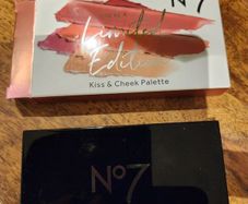 No 7 limited edition lip and cheek palette
